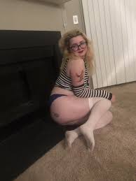 No ass but i have thick thighs - Reddit NSFW