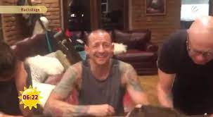 Hinweise auf den konsum illegaler drogen gibt es nicht. Fruhstucksfernsehen Video Das Letzte Video Von Chester Bennington Sat 1