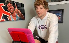 Benjamin michael askren (born july 18, 1984) is an american retired professional mixed martial artist and amateur wrestler. Ben Askren Pokazal Novyj Meshok S Fotografiej Dzhejka Pola Lenta News