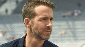 Rob mcelhenney biography with personal life, affair and married related info. 2021 Ryan Reynolds Hollywoodstar Bei Wrexham Ubernahmeangebot Gettotext Com