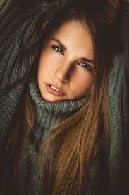 Selfie Canon EosR Canon EF 85mm Iso 100, F:5,6 1/200 Light: Jinbei DM II-6  + Beautydish, Reflector