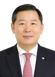 Cheolkyu Lee