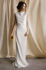 The 2019 Wedding Dress Trends Brides Need To Know Modern Minimalism Minimalist Wedding Dress By Elegant Dresses Long Beach Wedding Gown Summer Wedding Dress