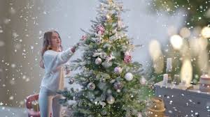 Check out our decoration de noel selection for the very best in unique or custom, handmade pieces from our ornaments & accents shops. Noel Se Fete En Billboard Tv Avec Truffaut Et L Agence Peter Franklin
