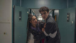 Jun 28, 2021 · the series has been created and written by frederic garcia. Sterbliche Serie 2019 2021 Moviepilot De