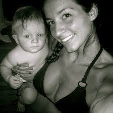 Robyn Comer's Instagram, Twitter & Facebook