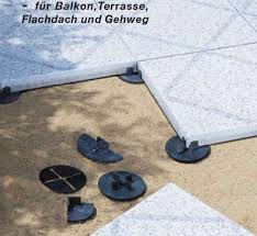 Bodenfliesen frostsicher zu verlegen ist durchaus möglich. Stelzlager Verlegung Terrassen Platten Aufgestelzt Lose Verlegen Im Aussenbereich Fur Berlin Potsdam Und Brandenburg