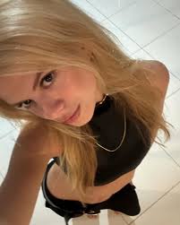 Julia Penteado (@juliapenteado_) • Instagram photos and videos