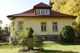 In Einem Ehemaligen Herrenhaus Grosszugige Und Stilvolle Ferienwohnung Grimmler Apparthaus In Munchberg Bayern Hund Hundeurl Ferienwohnung Herrenhaus Ferien