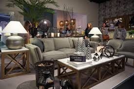 Arredoufficio va ben oltre la semplice fornitura dei mobili per ufficio, perchè si fa carico di tutta la filiera della realizzazione di un ufficio: Full Contact Ambiente 2020