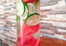 Jeruk nipis mengandung vitamin c dan antioksidan, keduanya merupakan bahan dalam banyak produk kulit komersial dan bisa menjadi manfaat jeruk nipis untuk diet. Cara Memasak Infused Water Semangka Amp Jeruk Nipis Yang Praktis Dan Praktis
