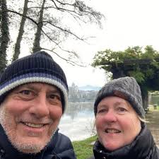 Rak se dva puta vratio i rekli su joj da će poživeti još malo: 30 godina  kasnije ona uživa u drugoj šansi