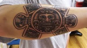 Tatuajes Aztecas Con Diseno Tribal Entretenimiento Cultura Pop Univision