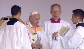 Participă la el și credincioși de alte confesiuni și este simbolul dialogului, al unității și al fraternității. Papa Francisc La Sumuleu Ciuc