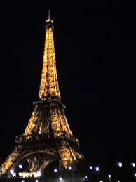 35 akrylových farieb vodnej báze v uzatvárateľných nádobkách s dobrou krycou schopnosťou, ktoré nie je potrebné navzájom miešať. Eiffelova Vez V Noci Mimibazar Cz