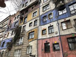 © dietmar grummt / pixelio.de | das hundertwasser haus im 3. Hundertwasserhaus Verblasst Aber Nicht Heruntergekommen Landstrasse