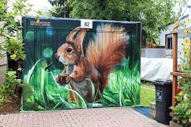Discover graffiti garages in tacoma, washington: Garage Mit Buntem Graffiti Graffiti Kunstler Fassade