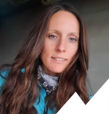 Julie Mercier's Instagram, Twitter & Facebook