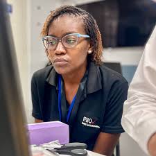 👁️ A full-circle journey in eye care 👁️ More than 25 years ago, a young  girl from Nakuru, Kenya, visited an eye clinic for itchy, red eyes. She  doesn't remember the appointment—but