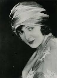 49 1923 portrait photographs of women Images: PICRYL