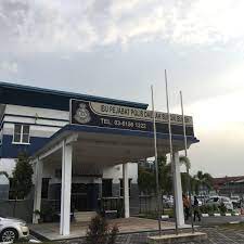 Sebuah pusat hiburan di sungai way dikesan menggunakan wanita pelayan pelanggan (gro) berpakaian serba merah untuk. Photos At Ibu Pejabat Polis Sungai Buloh Police Station In Sungai Buloh