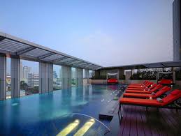 11 Bangkok Hotels With Amazing Infinity Pools Bathtubs With A View Thailand Bangkok Vacation Thailand Hotel Bangkok Hotel