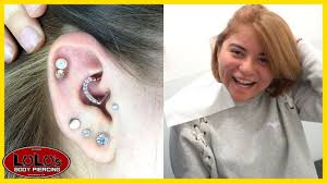 As a body piercer, these are my top tips and tricks to take off and put on the balls of your piercing jewelry. Daith Piercing Heart Stuck Verzameling