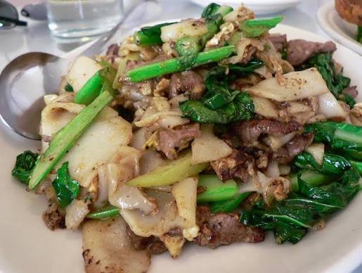 Stir-Fried Soy Sauce Noodles with Chicken