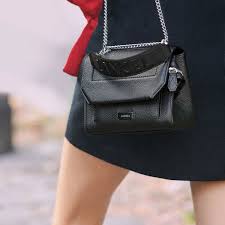 Large choix nombreuses promos dernières tendances. Piquadro Group Lancel S Sales Jump 11 7 Luxus Plus