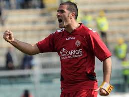 One that perfectly reflected lucarelli's upbringing in livorno. Cristiano Lucarelli Calciatori Privilegiati Cliche C Guadagnano Operai