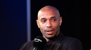 Thierry Henry critica la lentitud del VAR