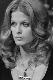 Karen Schubert's Instagram, Twitter & Facebook