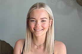 Holly Grundy's Instagram, Twitter & Facebook