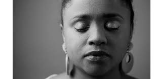 Nas olimpíadas de atenas, em 2004, com problemas no joelho, foi a quinta colocada no solo, mas mostrou o dos santos 2, o duplo twist esticado. Slxftsdig9ythm