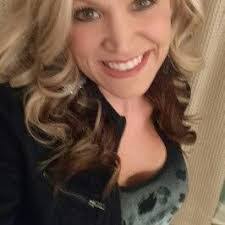 Julia Pendleton's Instagram, Twitter & Facebook