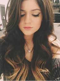 Eva Hanks's Instagram, Twitter & Facebook