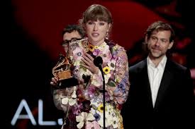 Diviértete jugando estos juegos de bts, juega adivina sus preguntas, se quien mas sabe de bts el juego de ritmo temático de bts, superstar bts. Lista Completa De Ganadores De Los Grammy 2021 Beyonce Taylor Swift Billie Eilish Bad Bunny Los Angeles Times