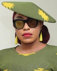 La femme Anjola (The Woman Anjola) is an African neo-noir crime thriller  about a young Lagos Investment Banker whose life is turned upside down when  he falls for a beautiful singer married