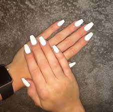 White Coffin Shaped Acrylic Nails Nailsacrylic White Acrylic Nails Acrylic Nails Coffin Short Fake Nails