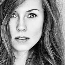 Contacteer Esther voor een muzikale meerwaarde op jouw event