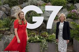 The prime minister's office confirmed reports of the marriage on sunday.credit.rebecca fulton/downing street, via associated press. Newlywed Carrie Johnson Wears Yellow Dress As She Visits Beach With Boris Ahead Of G7 Summit Daily Mail Online