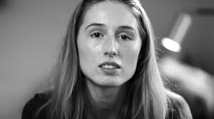 Hendes far tog lillebroren med sig i døden