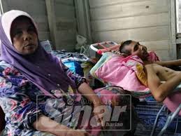 Dan katanya beliau memang mengidap kanser usus tahap 4. Ibu Rayu Bantuan Anak Derita Kanser Hidung