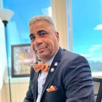 Lisa Pesce's Instagram, Twitter & Facebook