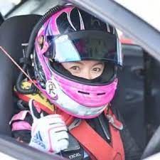 ボード ヘルメット女性 のピン