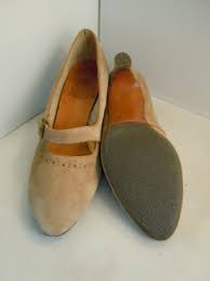 Maybe you would like to learn more about one of these? Patin Cordonnerie Retro By Michael Paris