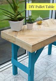 Diy Wooden Table Made With Pallet Wood Pallet Table Diy Wood Pallets Wooden Diy