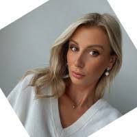 Rose Peckham's Instagram, Twitter & Facebook