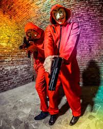 La Casa De Papel Costume Maskerix Com In 2020 Couples Costumes Family Costumes Halloween Costumes