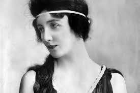 Elsie Stevens's Instagram, Twitter & Facebook